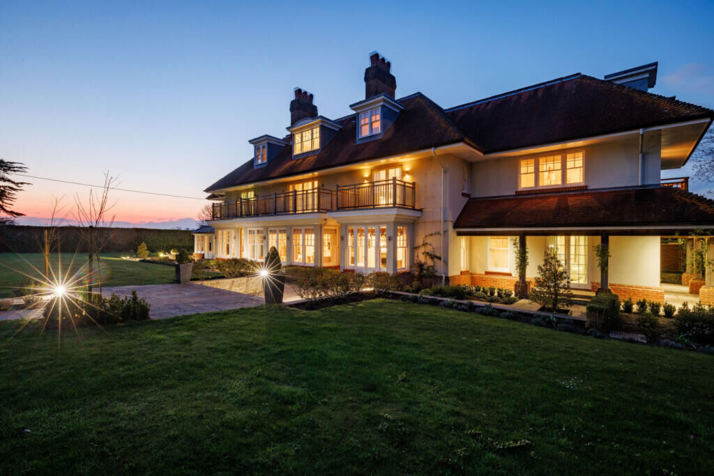 Night shot of Park House Hotel